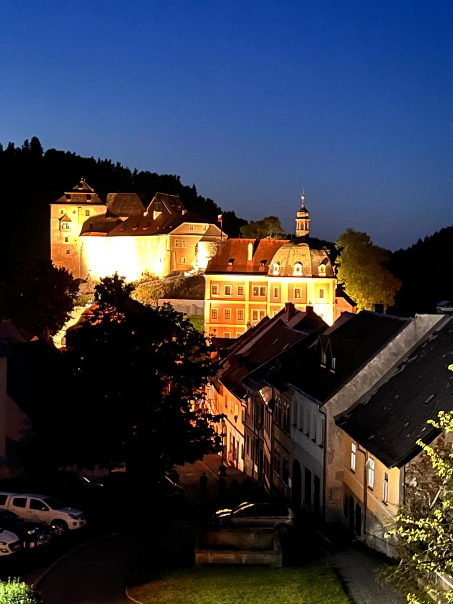 Na Nebi 187 Apart otel Bečov nad Teplou Dış mekan fotoğraf