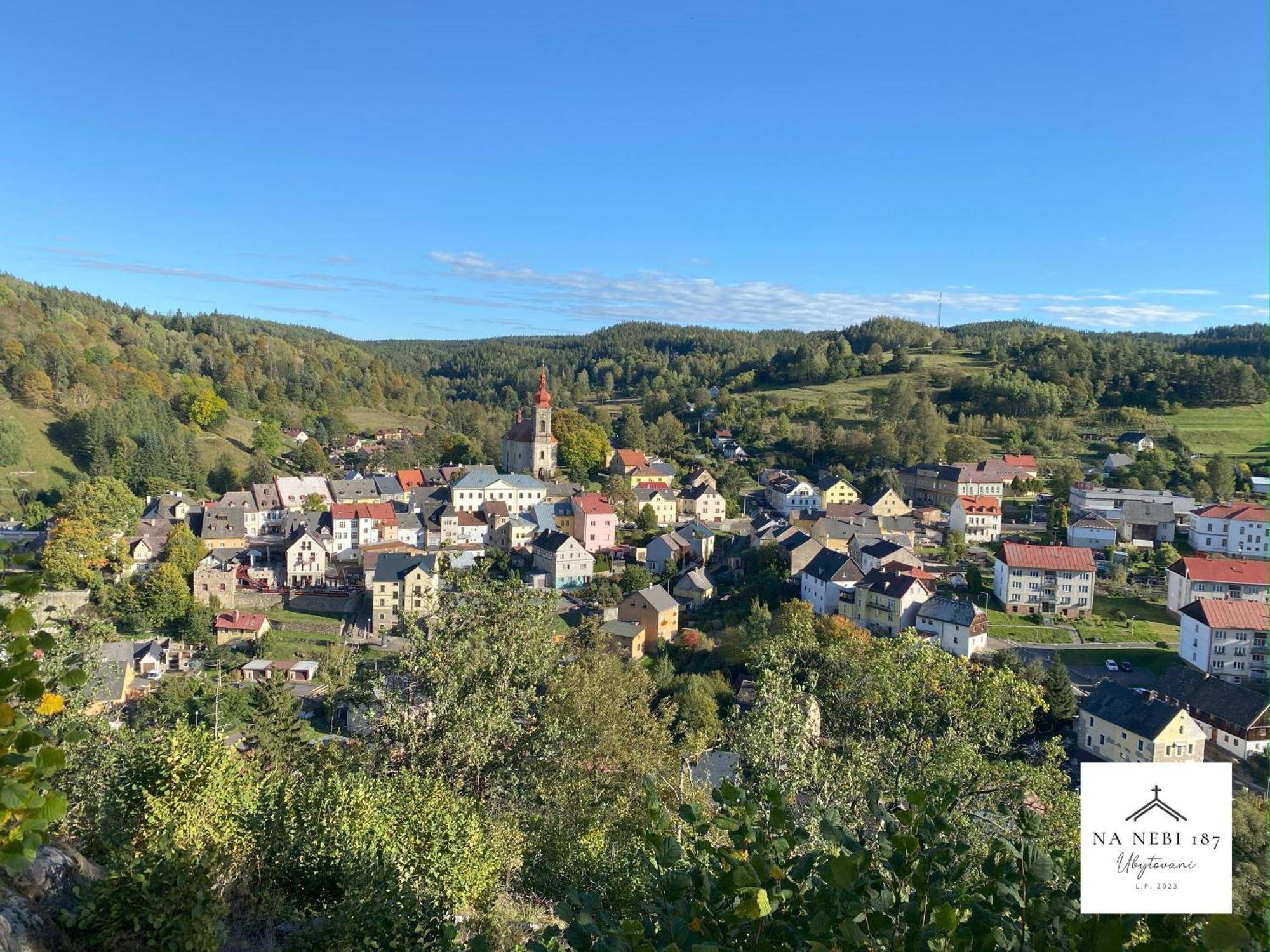 Na Nebi 187 Apart otel Bečov nad Teplou Dış mekan fotoğraf